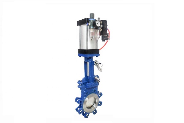 Installation and use of pneumatic knife gate valve